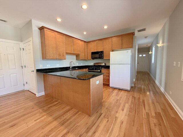 Building Photo - 5558 W Edmunds St