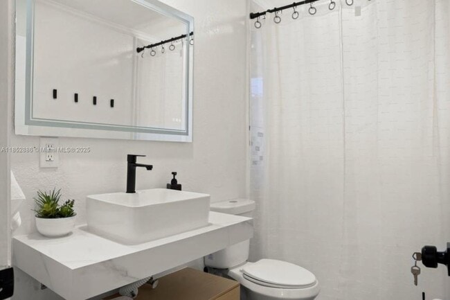Building Photo - 3 bedroom in Miami Gardens FL 33056