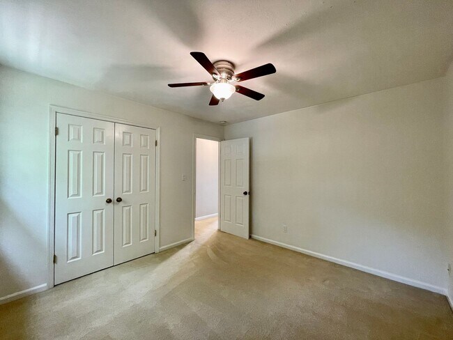 Building Photo - Available NOW! A 4-6 Bedroom Home! Attache...