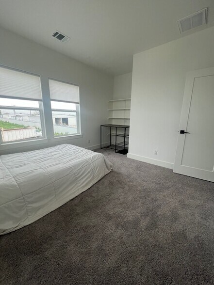 Building Photo - 8628 Wellspring Loop