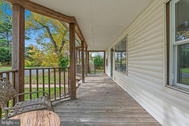 Building Photo - 1903 Wills Rd