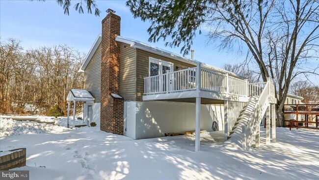 Building Photo - 110 Elaine Dr