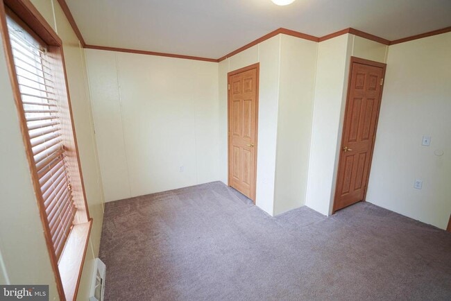 Building Photo - 12179 Country Dr