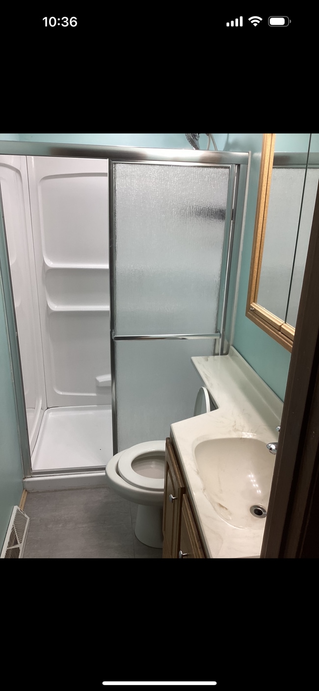 Building Photo - 495 Meadow Ln