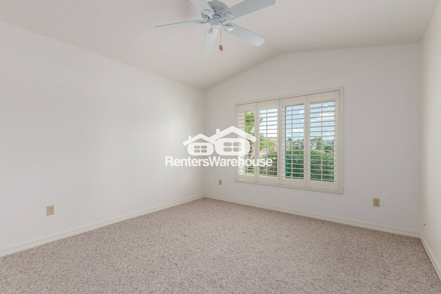 Building Photo - 15902 W Sentinel Dr