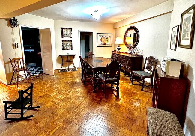 Dining room - 2500 Q St NW