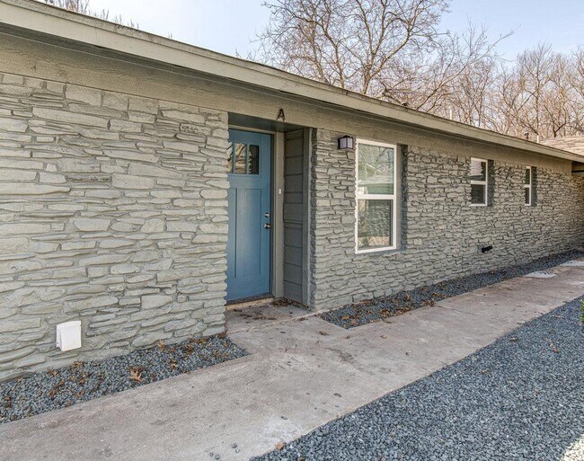 Building Photo - 5706 Gloucester Ln