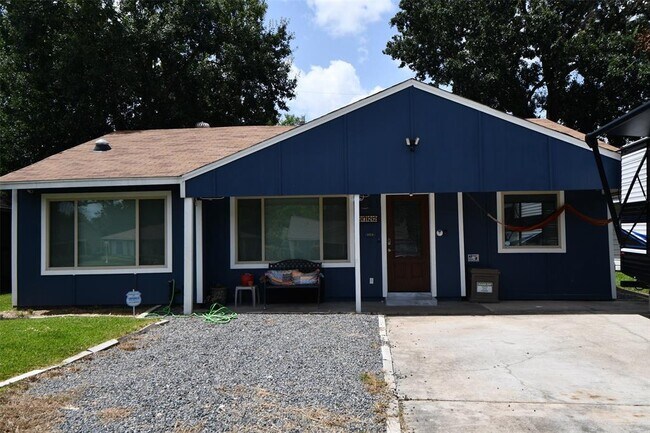 Building Photo - 3722 Yellowstone Blvd