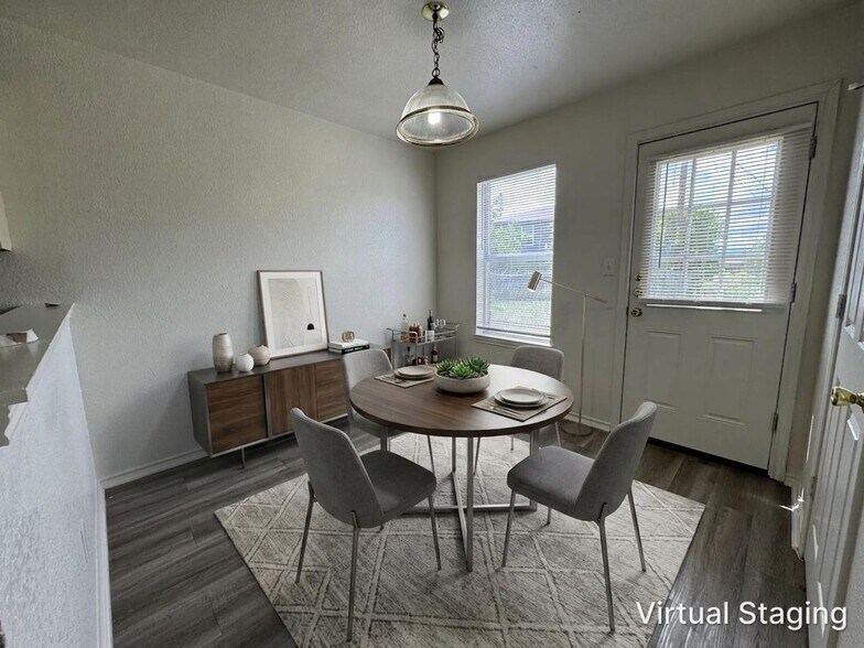 Building Photo - 2901 Cantabrian Dr