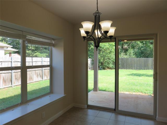 Building Photo - 1321 Crestview Dr