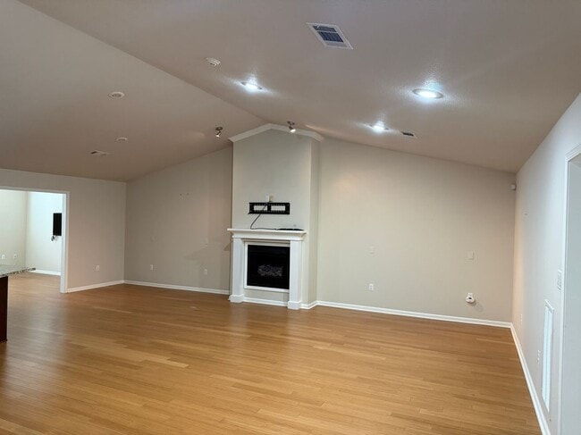 Building Photo - 12 Enclave Cir