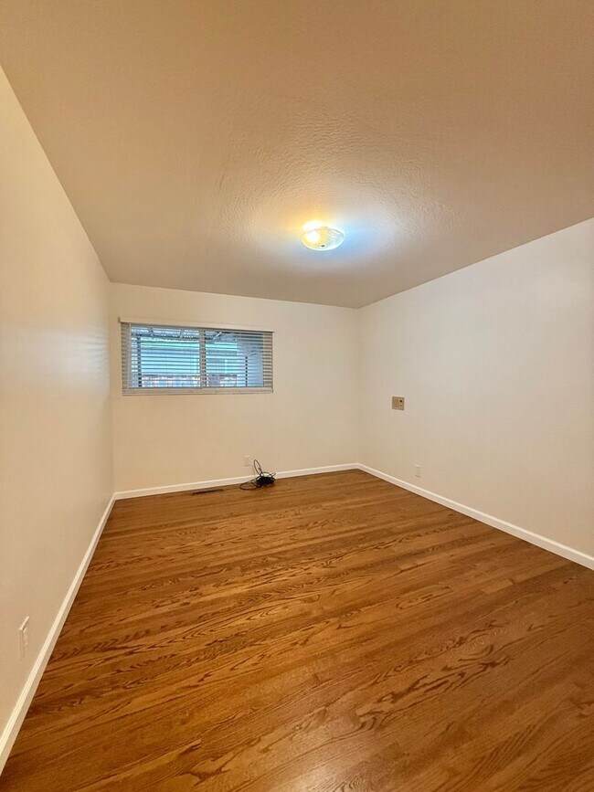 Building Photo - 87/89 Starr Way