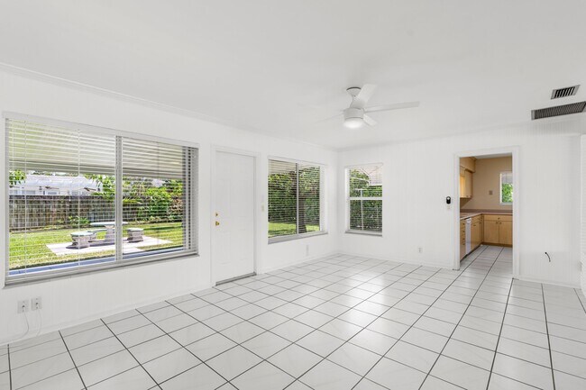 Building Photo - 360 Palmetto St