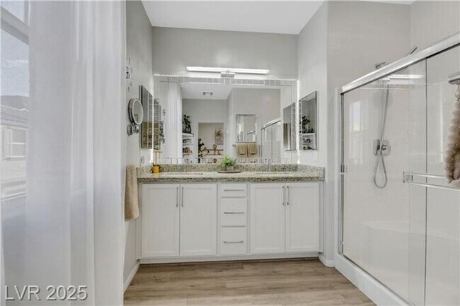 Building Photo - Modern 4-Bed Townhouse in Henderson