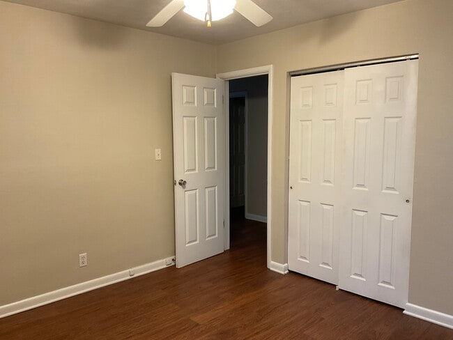 Building Photo - 634 Wiltshire Blvd