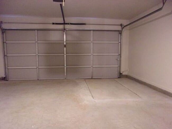 Building Photo - 3 Bed 2 Bath 2 Car Duplex in Chisholm Creek NW OKC