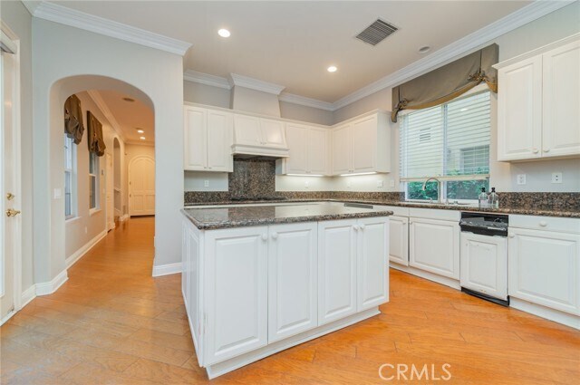 Building Photo - 24 Sebastian