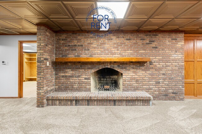 Building Photo - 7255 E Baldwin Rd