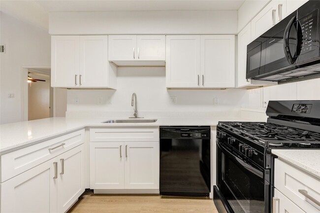 Building Photo - 22323 Indian Ridge Dr