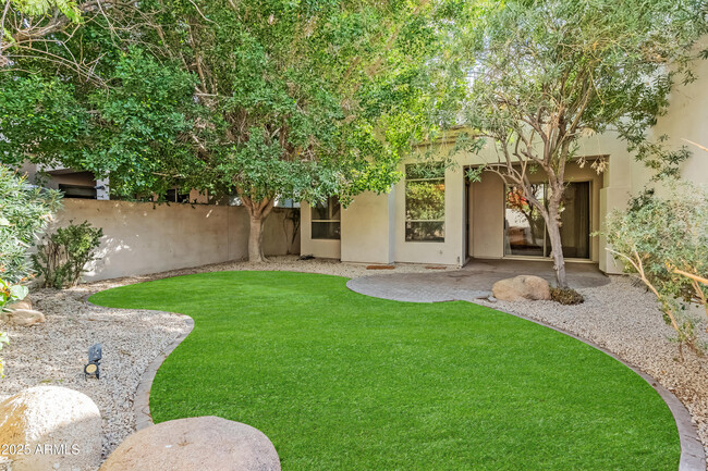 Building Photo - 7310 E Woodsage Ln