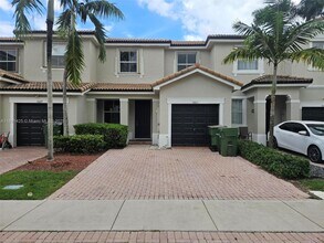 Building Photo - 1005 NE 42nd Ave