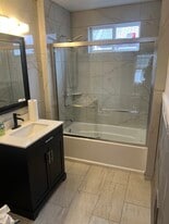 Building Photo - 1013 Eagle St