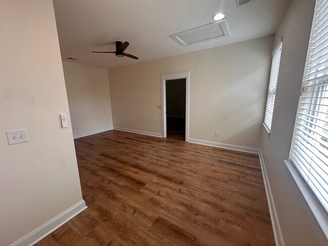 Building Photo - Market Common - Available Now!
