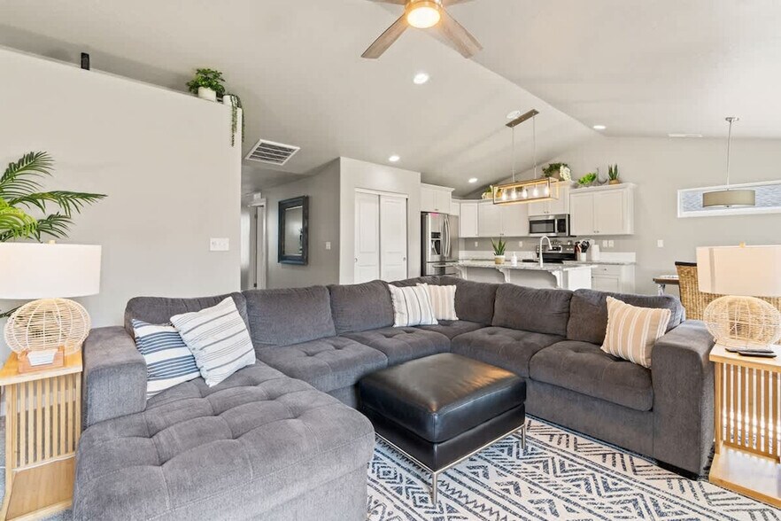 Building Photo - 14549 Tesswater St