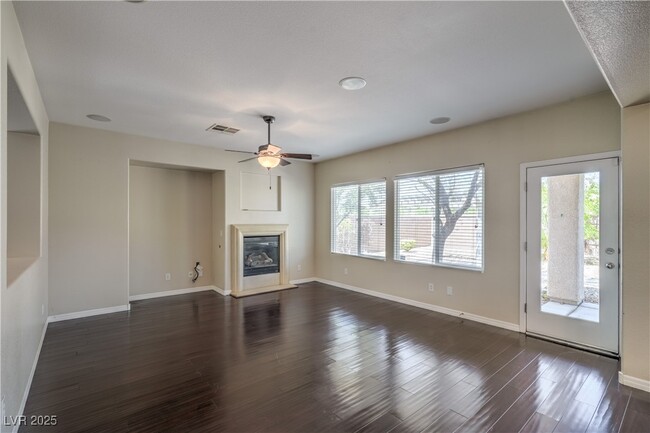 Building Photo - 2464 Sturrock Dr