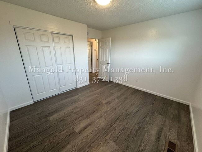 Building Photo - Beautifully Updated 3-Bedroom Home with Sp...