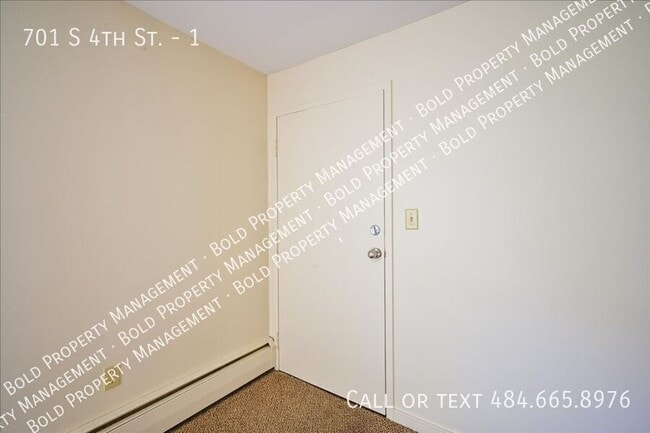Building Photo - 701 S 4th St