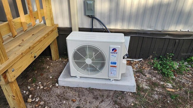 Building Photo - 837 Ethyl St