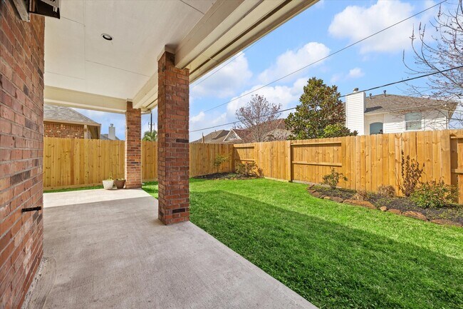 Building Photo - 2088 Silverthorn Ln