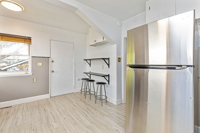 Building Photo - 5155