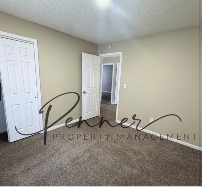 Building Photo - 401 NE Austin St