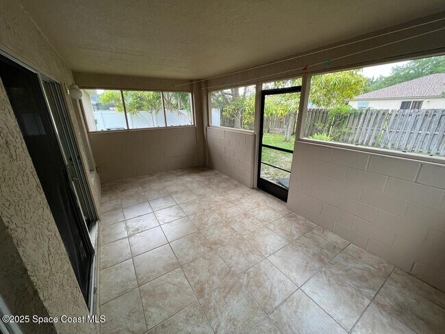 Building Photo - 156 Frederica Ave
