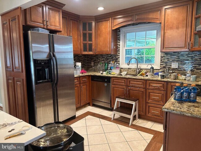 Building Photo - 4128 Point Hollow Ln