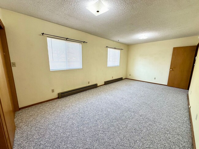 Building Photo - 2 Bedroom 1 Bathroom Home with Acreage in ...