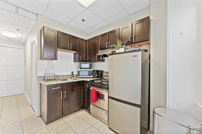 Building Photo - 60-62 Boylston Street-SI ID1240414P