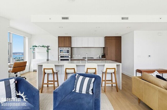 Building Photo - High-Rise Luxury 2Bdm 2Ba Condo in Downtown San Diego!