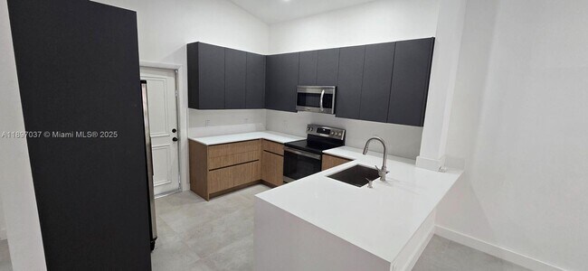 Building Photo - 591 Talavera Rd
