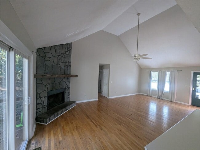 Building Photo - 1995 Holly Cove Rd