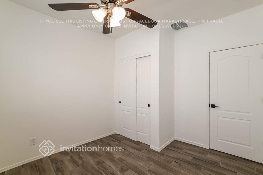 Building Photo - 19444 W Solano Dr