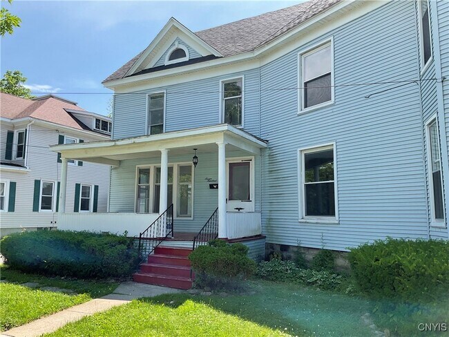 Building Photo - 700 Nellis St