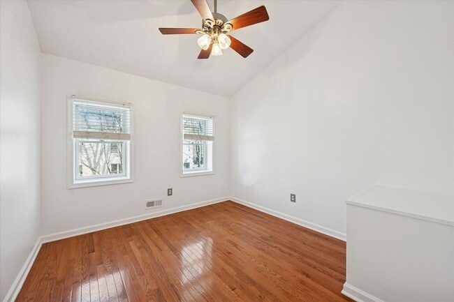 Building Photo - A Rare Gem in Forty Acres