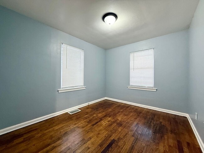 Building Photo - Three Bedroom Home in Muskegon