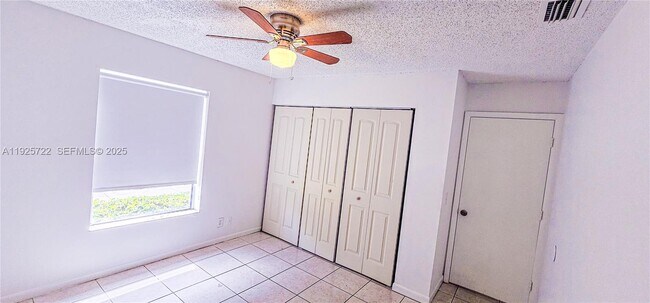 Building Photo - 11 N Crossings Cir