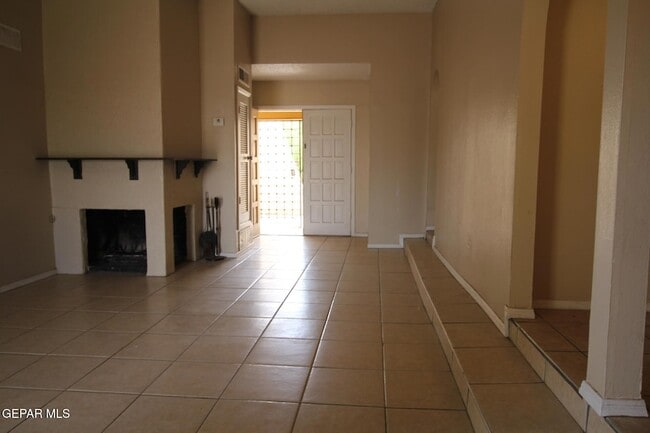 Building Photo - 10711 Ivanhoe Dr