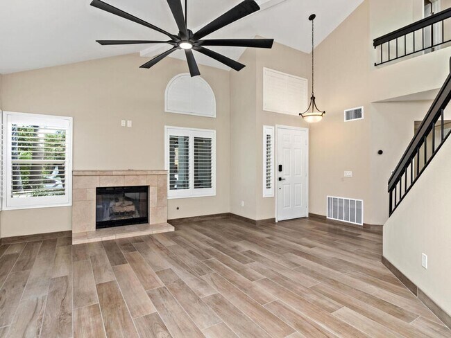 Building Photo - Stunning Fully Remodeled Home in Rancho De...