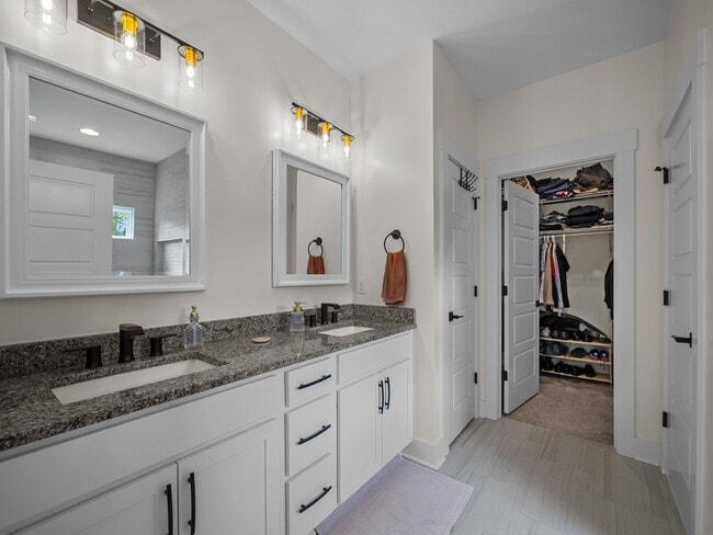 Building Photo - 408 Celtic Ash St